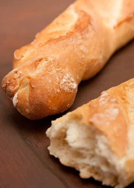 Kabuklu Lezzetli Fransız Ekmeği Geleneksel Olarak Yapılır — Stok fotoğraf