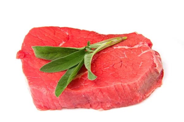 Ein Rotes Fleisch Mit Salbei Und Rosmarin Isoliert Auf Weißem — Stockfoto