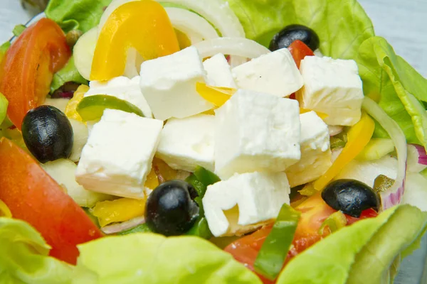 Salada Feta Com Tomates Azeitonas Pretas Legumes Frescos — Fotografia de Stock