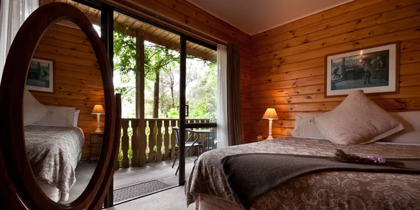 Nice Warm Bedroom Interior Mountain Lodge Terrace Reflection Mirror Fox — Stock Photo, Image