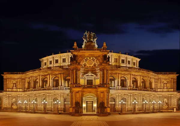 Dresden Semperoper Night Hdr — стоковое фото