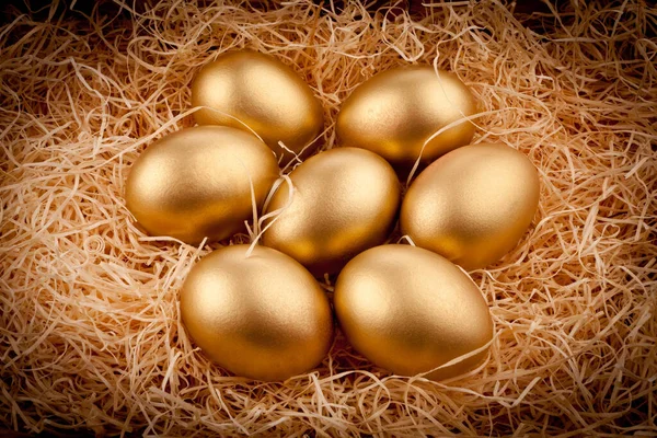 Seven Golden Eggs Nest Straw — Stock Photo, Image