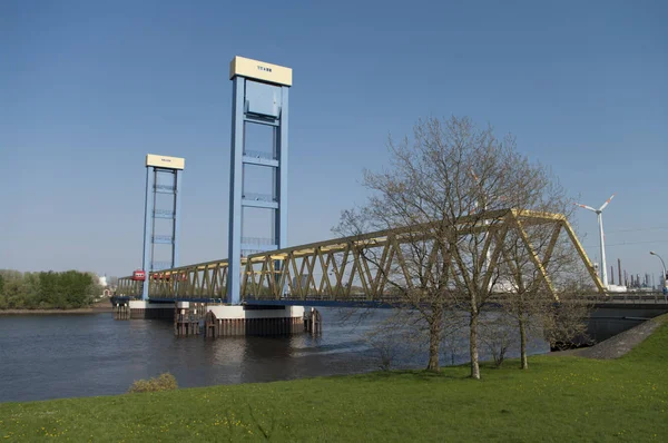 Bir Bahar Pazar Günü Kattwyk Köprüsü — Stok fotoğraf