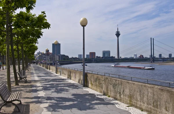 Veduta Sul Lungomare Del Reno Duesseldorf — Foto Stock