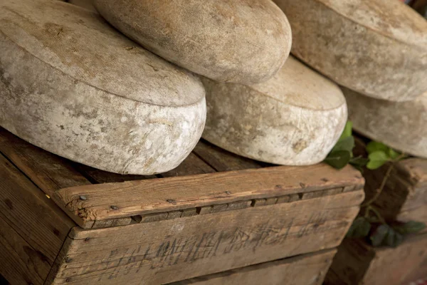 Queijo Uma Tenda Mercado Provence — Fotografia de Stock