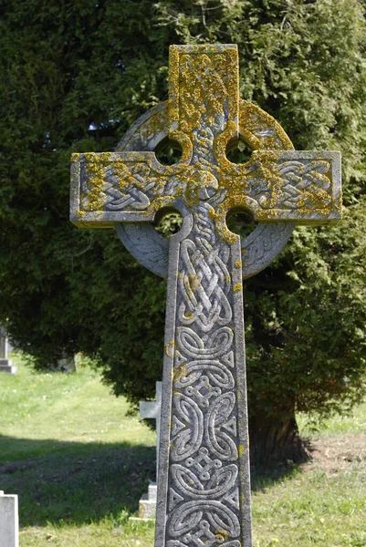 Кельтский Крест Дворе Церкви Святого Петра Святого Павла Шорехэм Кент — стоковое фото