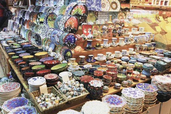 Display Ceramics Spices Great Bazaar Istanbul Turkey June 2011 — Stock Photo, Image