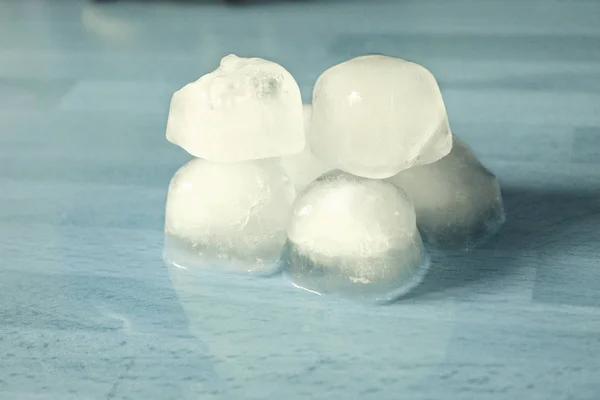 Şeffaf Soğuk Buz Küpleri — Stok fotoğraf