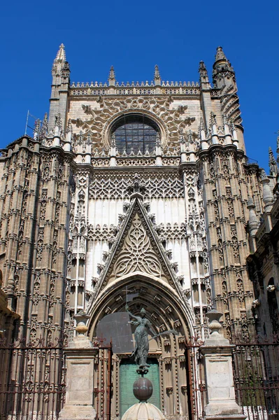 Vista Panorâmica Majestosa Arquitetura Catedral — Fotografia de Stock