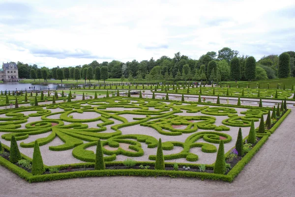 Landskapsträdgård Frederiksborg Slott Danmark Med Förlorat Fint Putsade Buxus Växter — Stockfoto