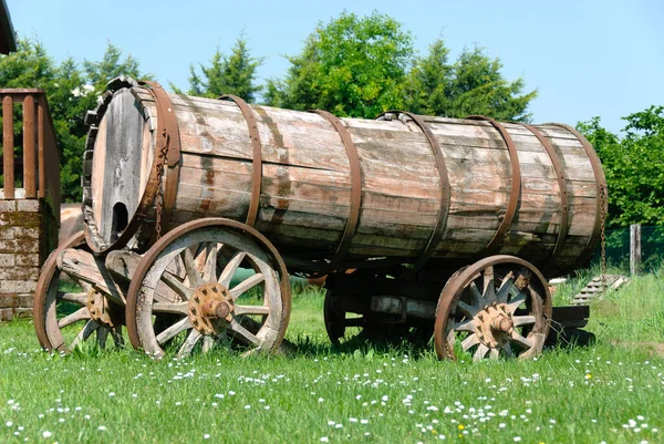 Velhos Barris Tanque Para Transportar Água Emilia Romagna — Fotografia de Stock