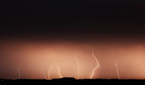 Yıldırım Fırtınası Sağanak Yağmur — Stok fotoğraf