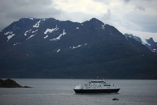 Fiordes Norway Belas Montanhas — Fotografia de Stock