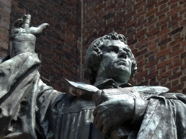 Biblia Martina Luthera Podniesiona Ręka Hannover Marktkirche — Zdjęcie stockowe