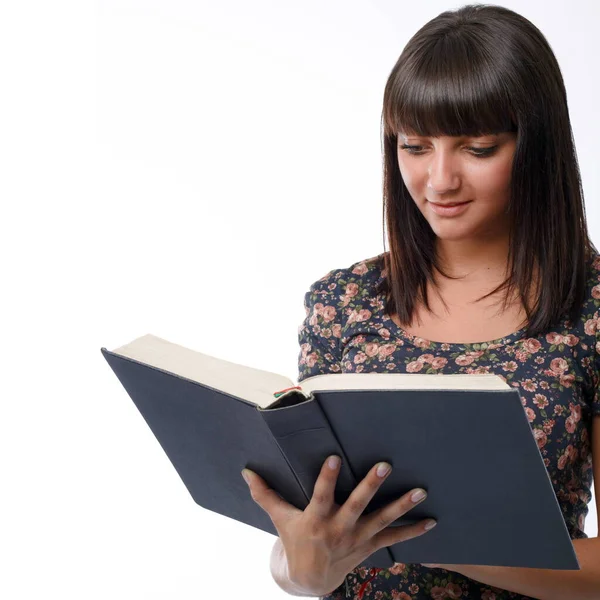 Портрет Молодой Женщины Читающей Библию — стоковое фото