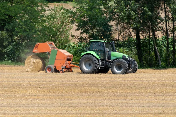 Tractor Field — Stock Photo, Image