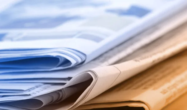 Stack Newspapers Table — Stock Photo, Image