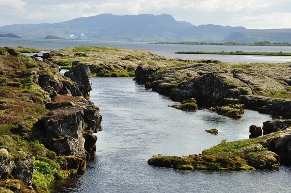 Μεγαλύτερη Λίμνη Στην Ισλανδία Pingvallavatn Τραχιά Ρυάκια Στην Όμορφη Ύπαιθρο — Φωτογραφία Αρχείου