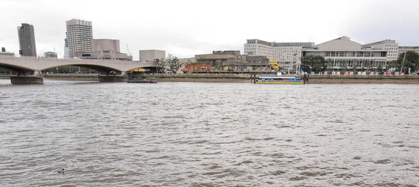 Londra Daki Thames Nehri Nin Geniş Açılı Panoramik Görüntüsü — Stok fotoğraf