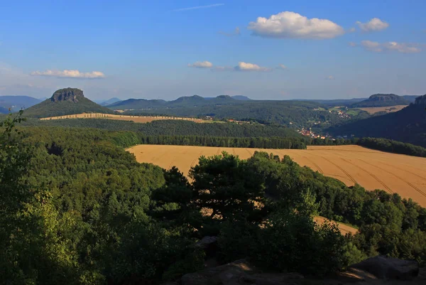 Verão Elbsandsteingebirge — Fotografia de Stock