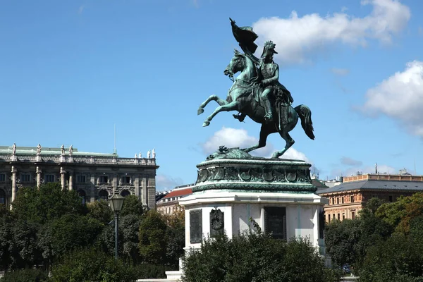 Lovas Szobor Erzherzog Karl Heldenplatz Vienna — Stock Fotó