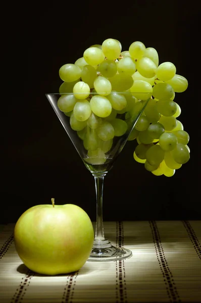 Gráficos Vidrio Martini Una Manzana Artistic Ligero Comida Pintada Todavía —  Fotos de Stock