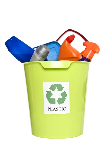 Caixa Reciclagem Com Produtos Plásticos Isolados Sobre Fundo Branco — Fotografia de Stock