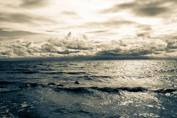 Jezero Moře Pláž Vlny Vlna Západ Slunce Kontrast Bouřka — Stock fotografie