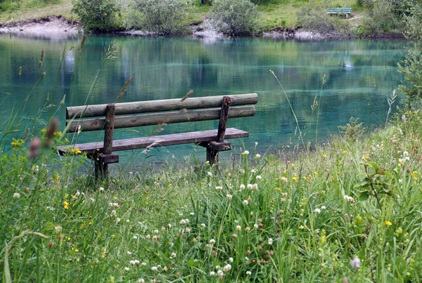 Τράπεζα Είμαι Δείτε — Φωτογραφία Αρχείου