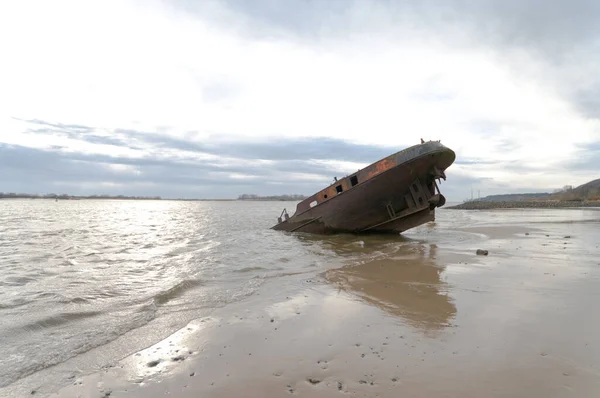 Wreck Lies Sand — Stock Photo, Image