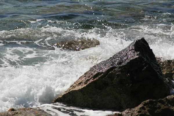 Onde Del Mare Sulla Spiaggia — Foto Stock