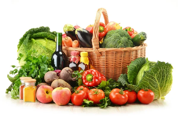 Composition Raw Vegetables Wicker Basket Isolated White — Stock Photo, Image