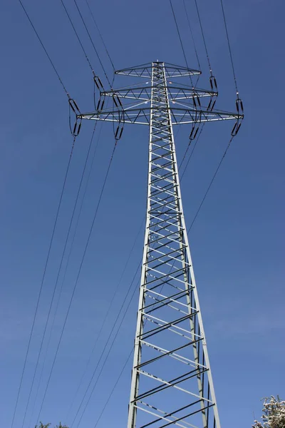 Poteaux Électriques Haute Tension Ciel Bleu — Photo