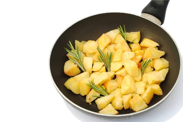 Bratkartoffeln Mit Rosmarin Der Pfanne — Stockfoto