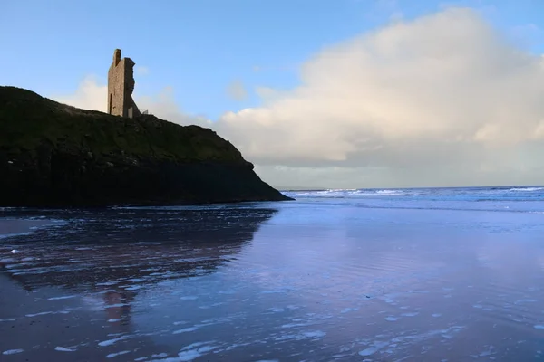 Μια Άποψη Του Κάστρου Θέα Την Παραλία Ballybunion Kerry Ιρλανδία — Φωτογραφία Αρχείου