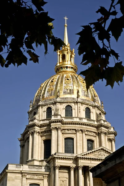 Dome Iglesia Los Inválidos París Donde Tumba Napoleón Con Hojas — Foto de Stock