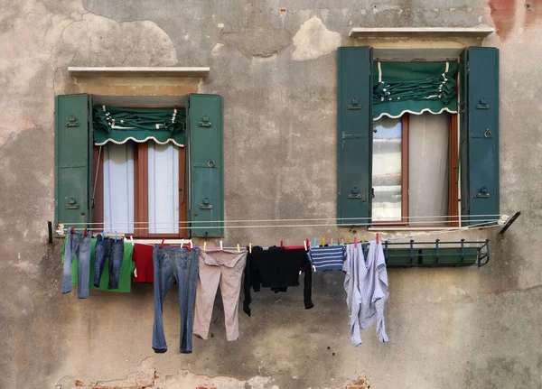 威尼斯市的建筑窗口 — 图库照片