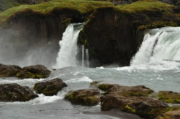 Acque Del Godafoss Proprio Sulla Strada — Foto Stock