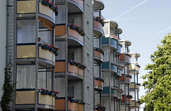 Blick Auf Wohnblock Hintergrund Der Stadt — Stockfoto