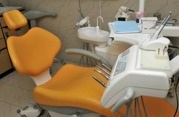 Стоматологическое Кресло Кабинете Стоматолога — стоковое фото