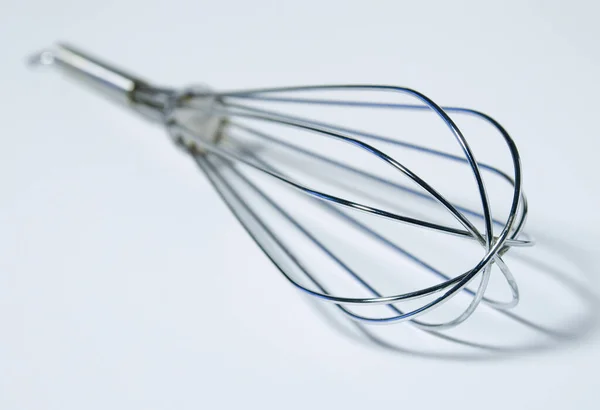 Whisk Colheres Metal Fundo Branco — Fotografia de Stock