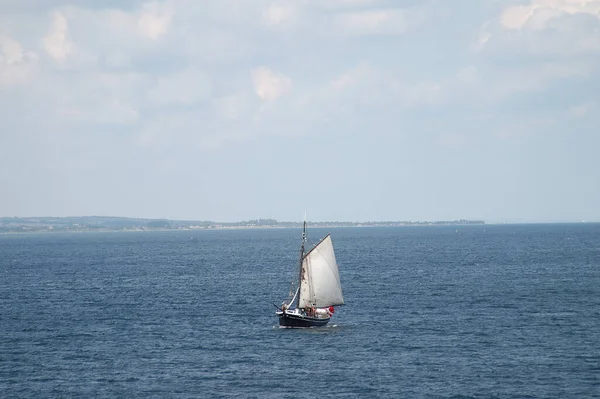 Segelfartyg Båt Vatten Vattenskotertransport — Stockfoto