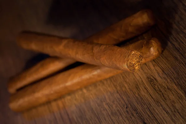 Cigares Havane Typiques Sur Fond Bois — Photo