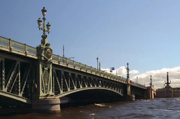 Rússia São Petersburgo Ponte Troitsky Vista Navio Vapor Sob Ponte — Fotografia de Stock