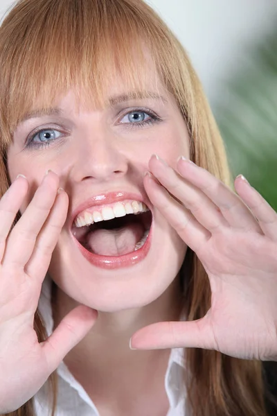 Closeup Woman Screaming — Stock Photo, Image