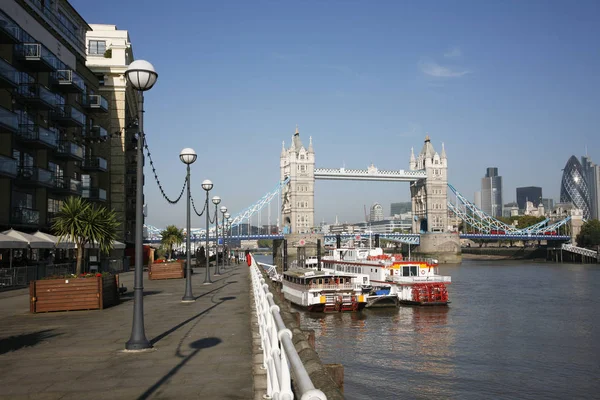 Tower Bridge Una Giornata Sole — Foto Stock