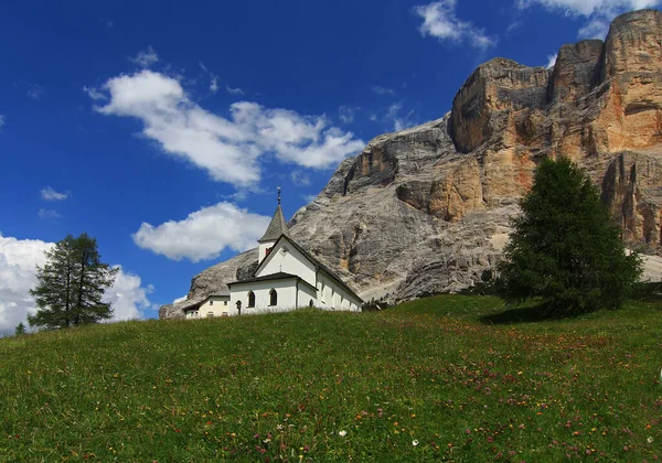 Güzel Kilise Binasının Manzarası — Stok fotoğraf