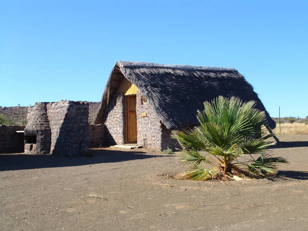 Casa Una Tierra Seca Vida Desierto Stil Africano Arquitectura — Foto de Stock