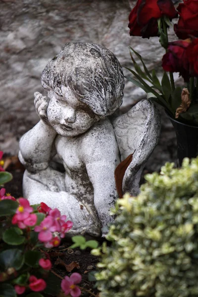 Statue Ange Dans Cimetière — Photo