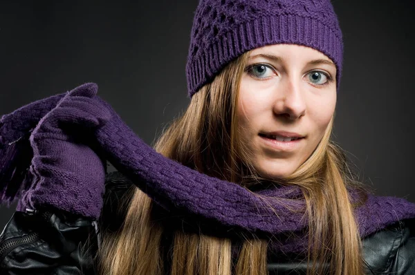 Mujer Con Chaqueta Cuero Sombrero Bufanda Guantes —  Fotos de Stock